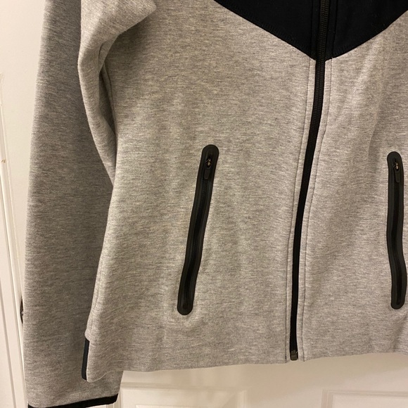 Nike zip up jacket - Picture 3 of 5